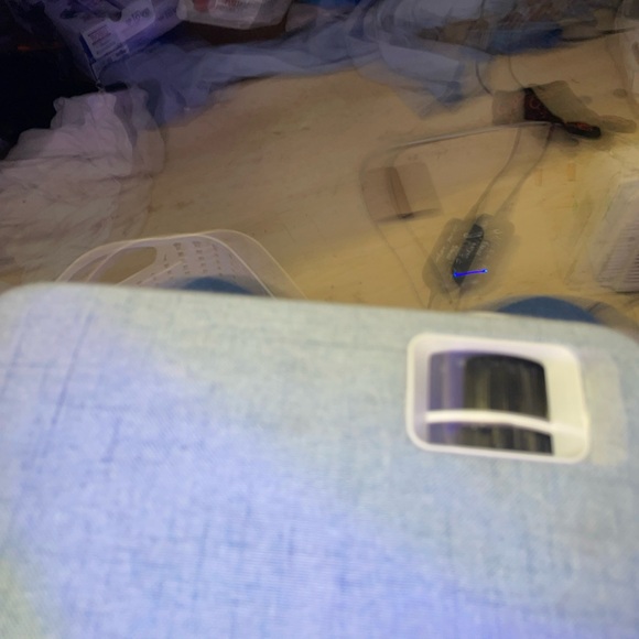 Compact Blue Projector - Picture 3 of 7